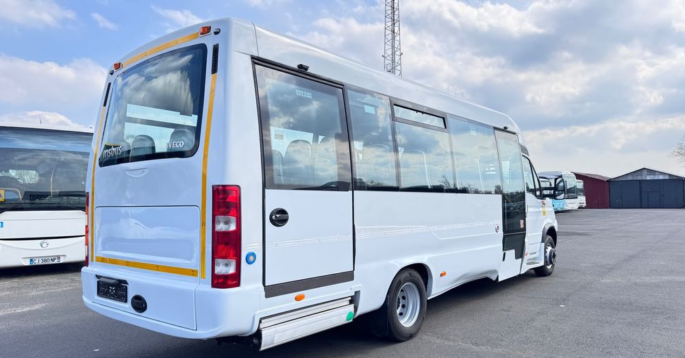 Irisbus Iveco / DURISOTTI / -28miejsc /euro5/ mała klima / winda / 114000 zł netto - Minibús, Furgoneta de pasajeros: foto 4 Irisbus Iveco / DURISOTTI / -28miejsc /euro5/ mała klima / winda / 114000 zł netto - Minibús, Furgoneta de pasajeros: foto 4