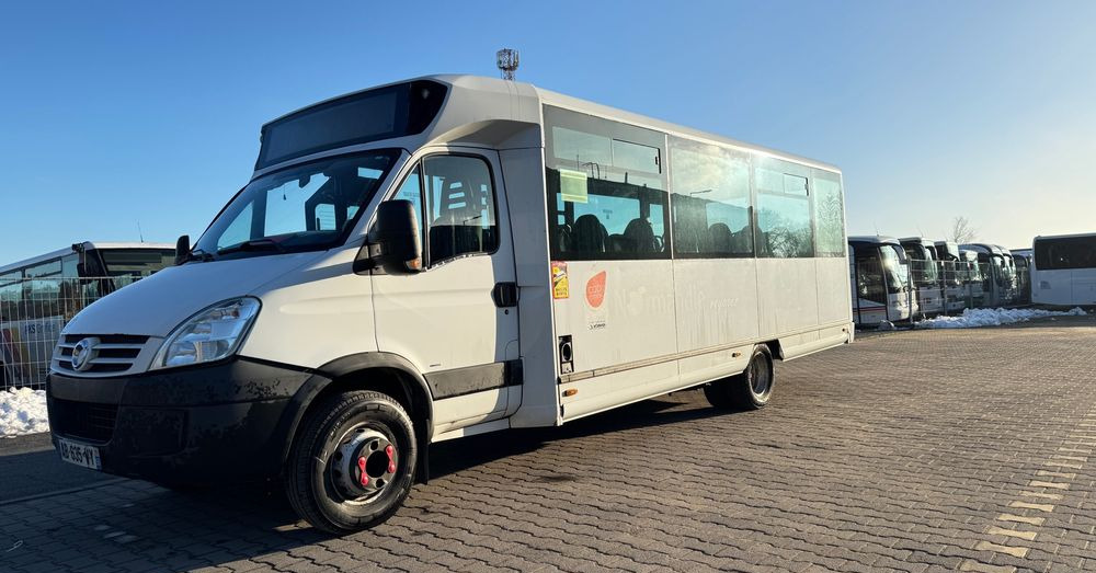 Iveco Aptineo / mała klima / 28 miejsc / winda / CENA: 67500 zł netto - Minibús, Furgoneta de pasajeros: foto 2 Iveco Aptineo / mała klima / 28 miejsc / winda / CENA: 67500 zł netto - Minibús, Furgoneta de pasajeros: foto 2