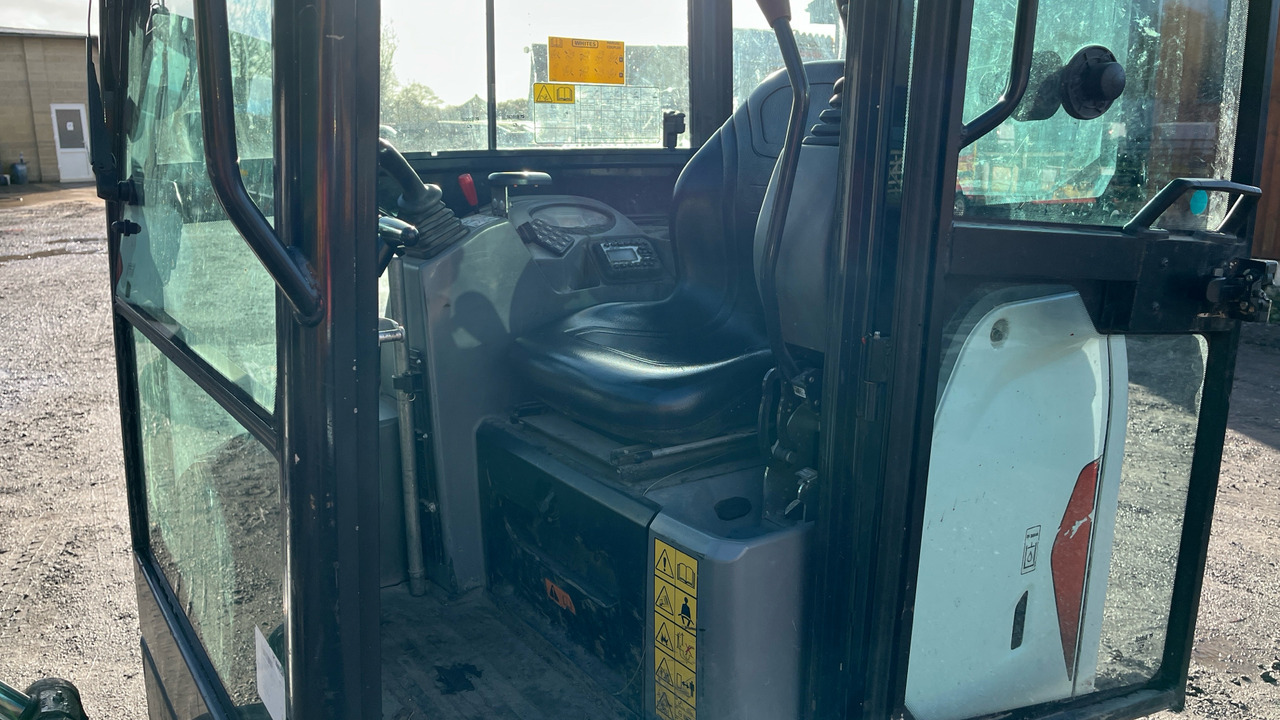 BOBCAT E17 - Miniexcavadora: foto 5 BOBCAT E17 - Miniexcavadora: foto 5