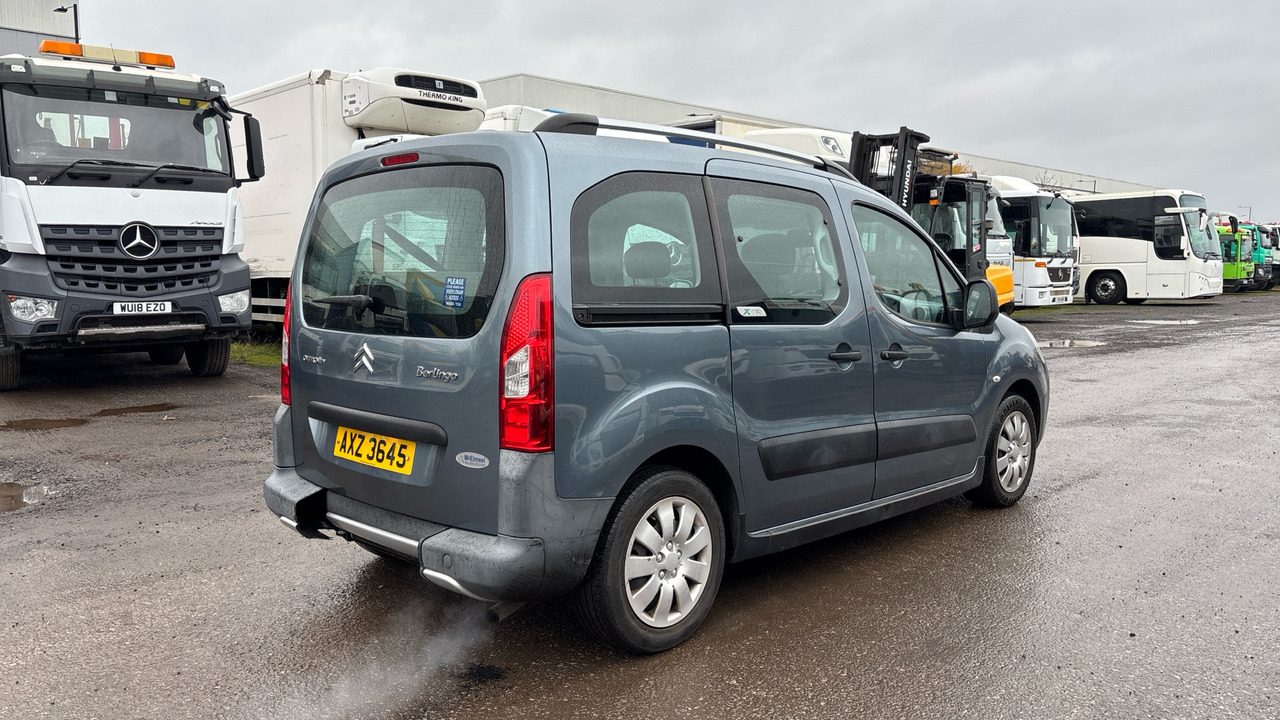 CITROEN BERLINGO MULTISPACE 1.6 HDI 90PS XTR - Coche: foto 4 CITROEN BERLINGO MULTISPACE 1.6 HDI 90PS XTR - Coche: foto 4