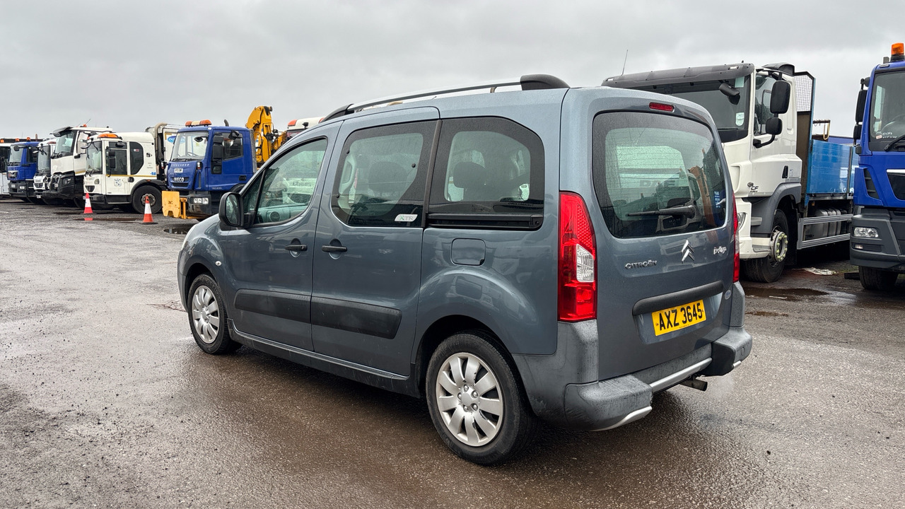 CITROEN BERLINGO MULTISPACE 1.6 HDI 90PS XTR - Coche: foto 3 CITROEN BERLINGO MULTISPACE 1.6 HDI 90PS XTR - Coche: foto 3