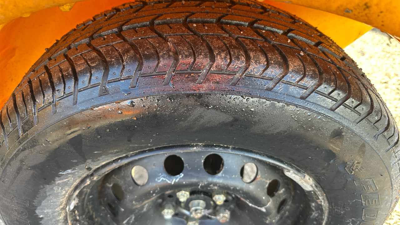 CRUISER TURBOCAST 1000 TOWABLE SALT SPREADER - Equipo de construcción: foto 5 CRUISER TURBOCAST 1000 TOWABLE SALT SPREADER - Equipo de construcción: foto 5