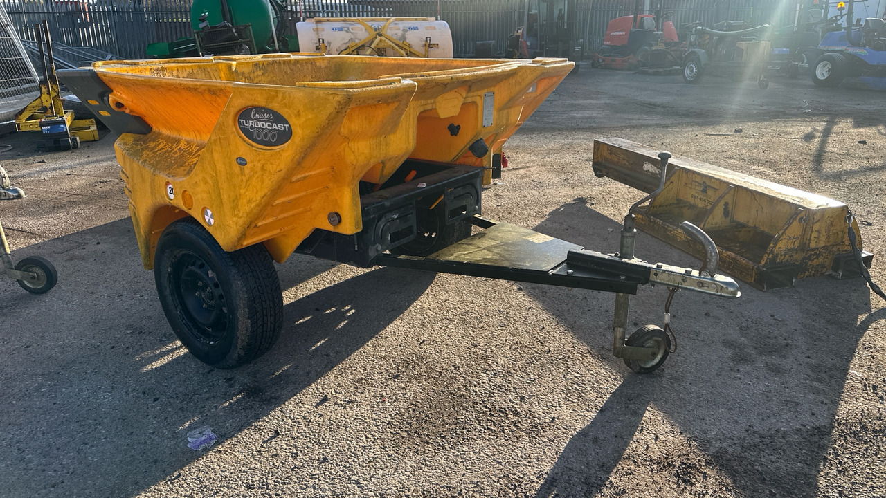 CRUISER TURBOCAST 1000 TOWABLE SALT SPREADER - Equipo de construcción: foto 1 CRUISER TURBOCAST 1000 TOWABLE SALT SPREADER - Equipo de construcción: foto 1