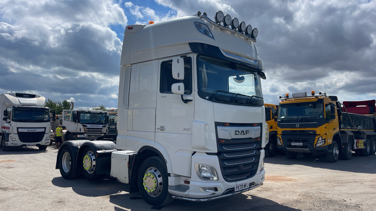 DAF XF 530 - Cabeza tractora: foto 1 DAF XF 530 - Cabeza tractora: foto 1