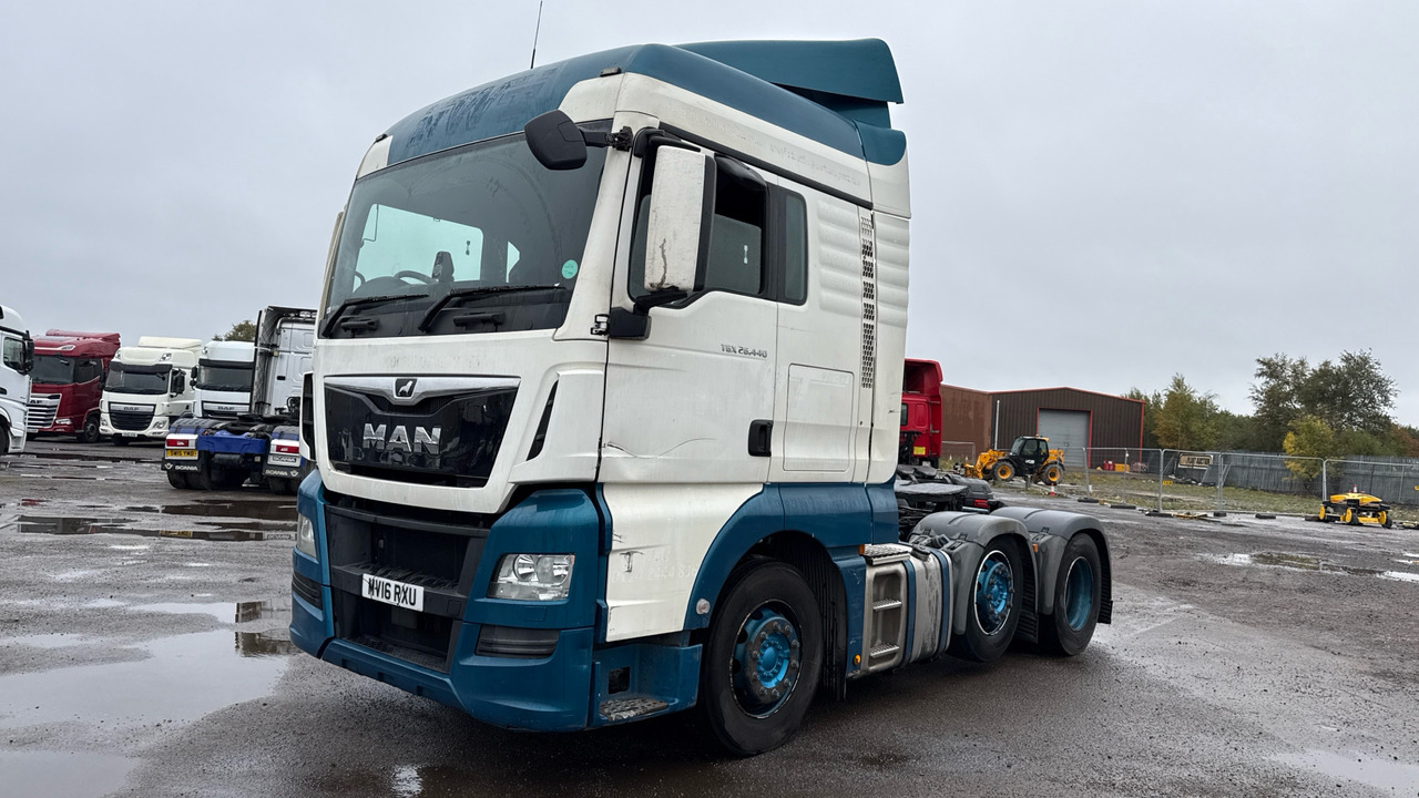 MAN TGX 26.440 - Cabeza tractora: foto 2 MAN TGX 26.440 - Cabeza tractora: foto 2