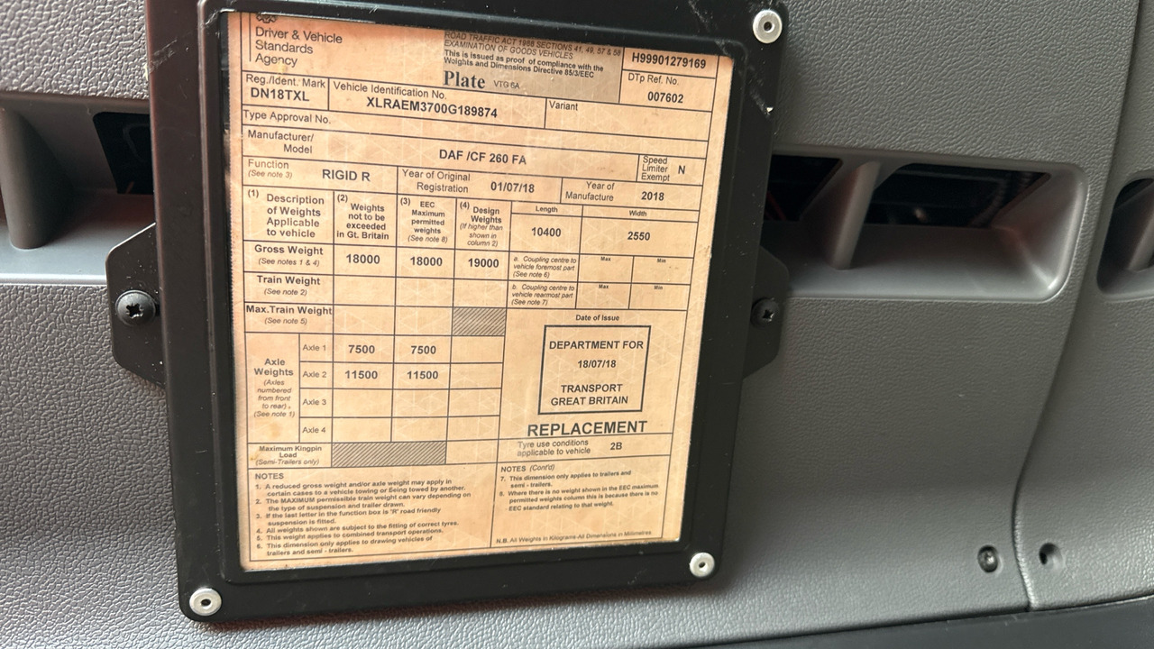 Camión caja cerrada DAF CF 260: foto 11