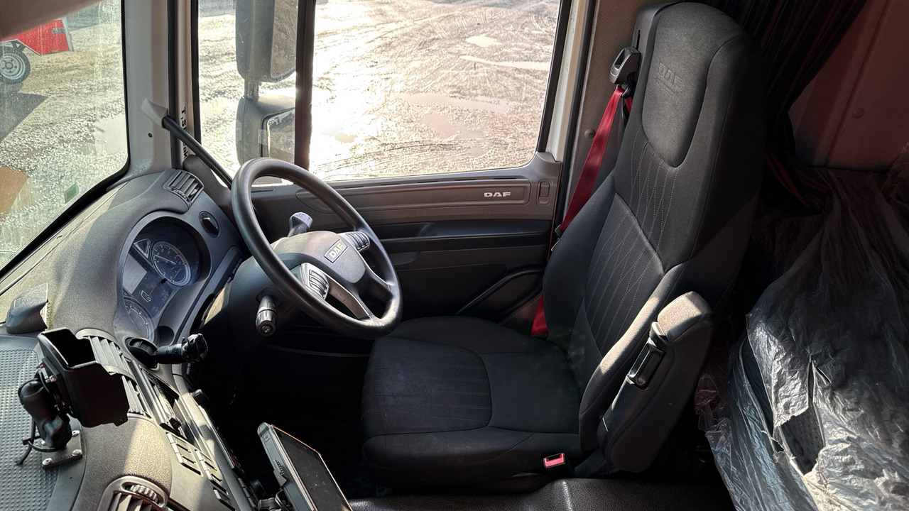 Camión caja cerrada DAF CF 260: foto 21 Camión caja cerrada DAF CF 260: foto 21