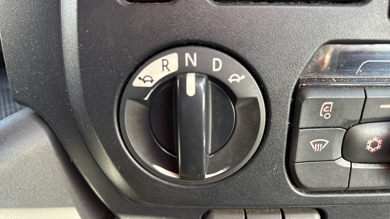 Camión caja cerrada DAF CF 260: foto 10 Camión caja cerrada DAF CF 260: foto 10