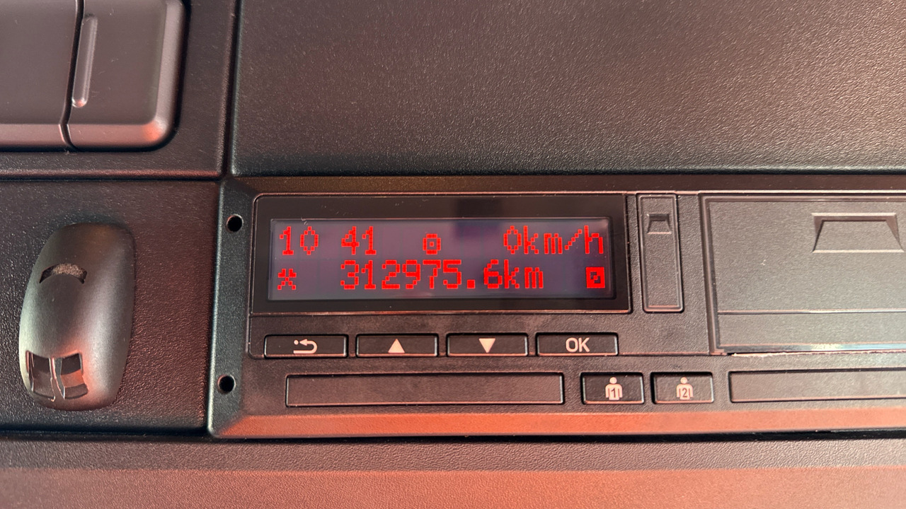 Camión caja cerrada DAF CF 260: foto 9 Camión caja cerrada DAF CF 260: foto 9