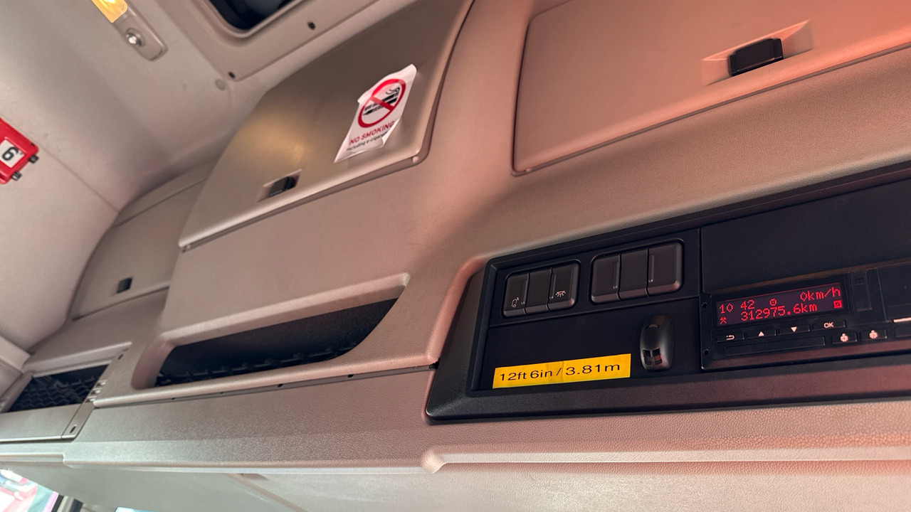 Camión caja cerrada DAF CF 260: foto 15 Camión caja cerrada DAF CF 260: foto 15