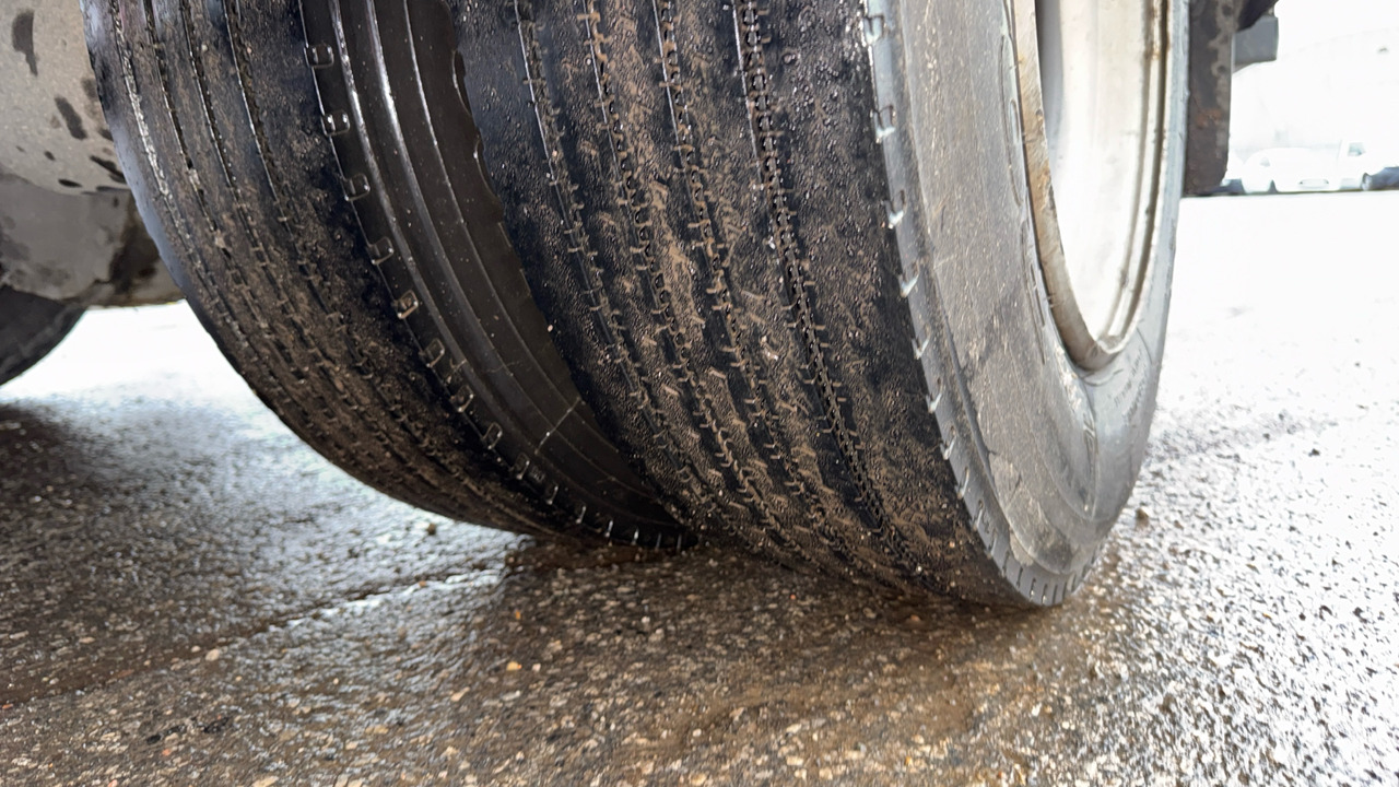 Camión lona DAF LF 180: foto 17