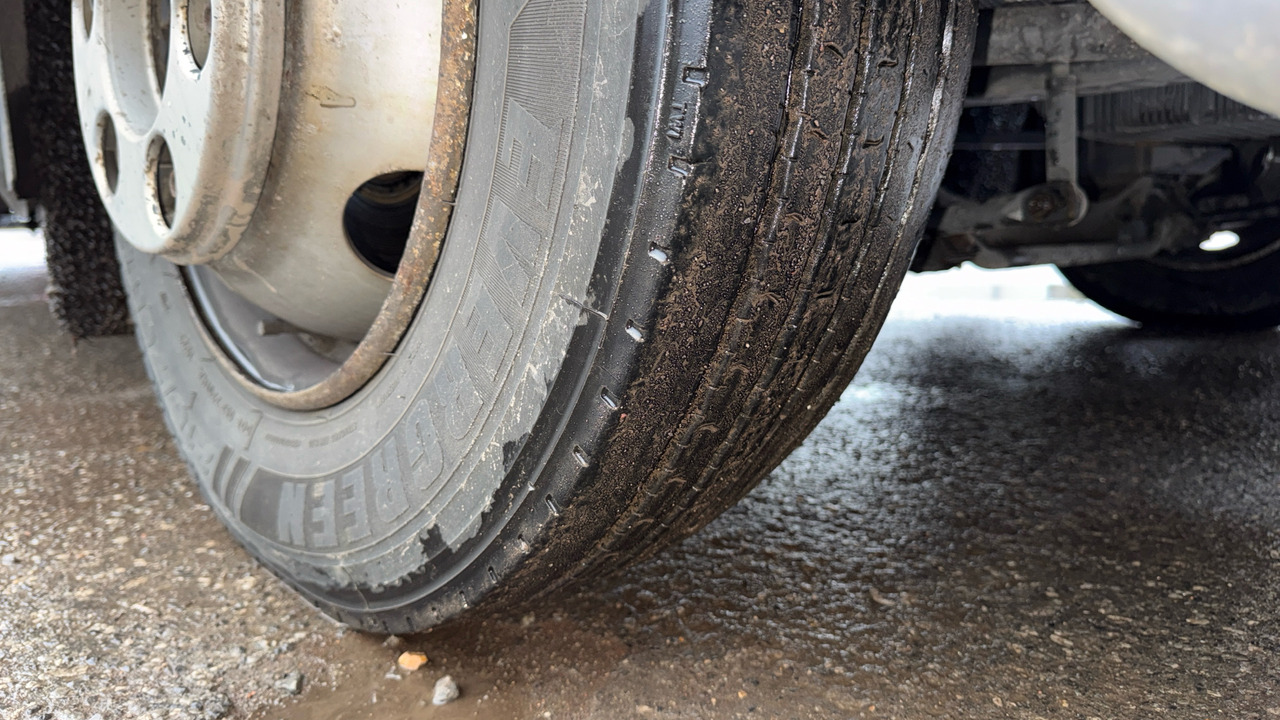 Camión lona DAF LF 180: foto 14