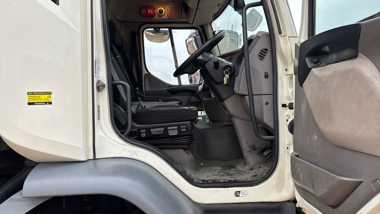 DAF LF 320 - Camión caja cerrada: foto 5 DAF LF 320 - Camión caja cerrada: foto 5