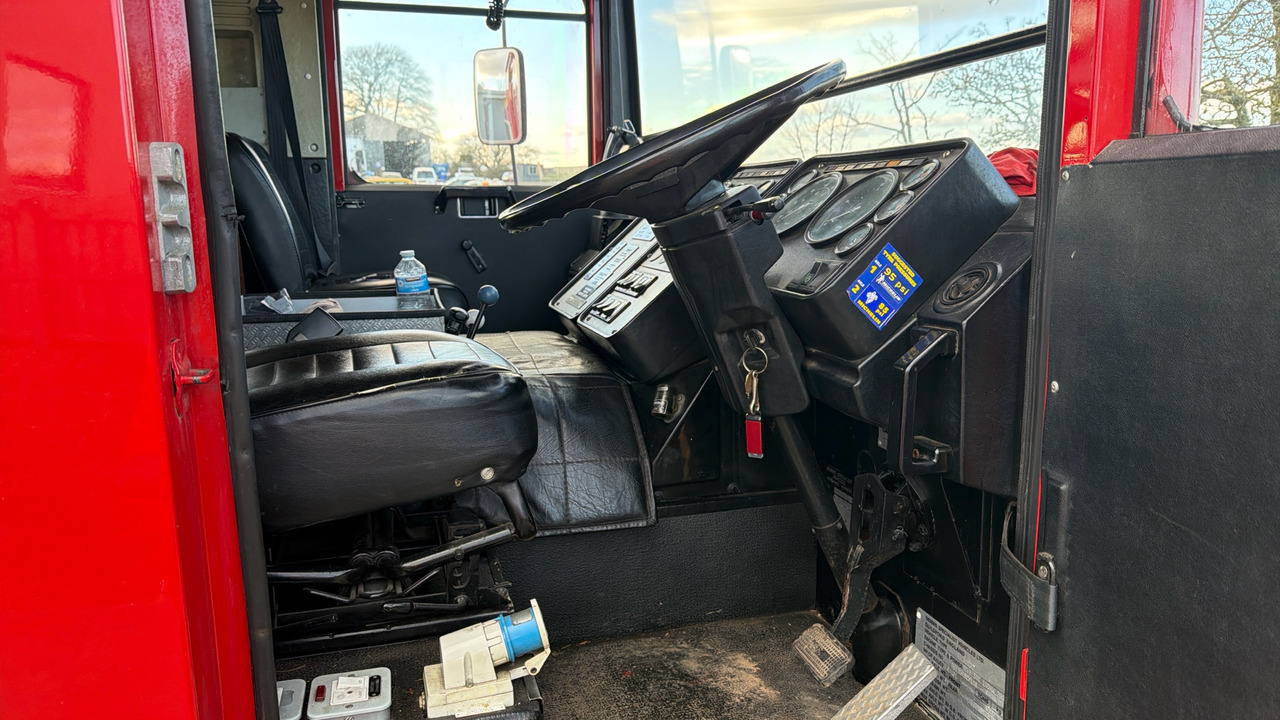 DENNIS RS 135 - Camión de bomberos: foto 5 DENNIS RS 135 - Camión de bomberos: foto 5