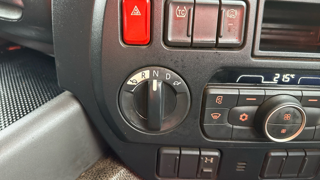 Camión lona Daf CF 230: foto 10