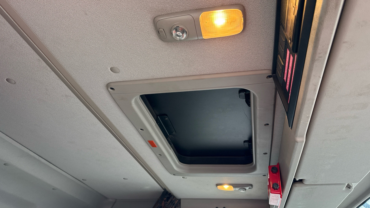 Camión lona Daf CF 230: foto 14