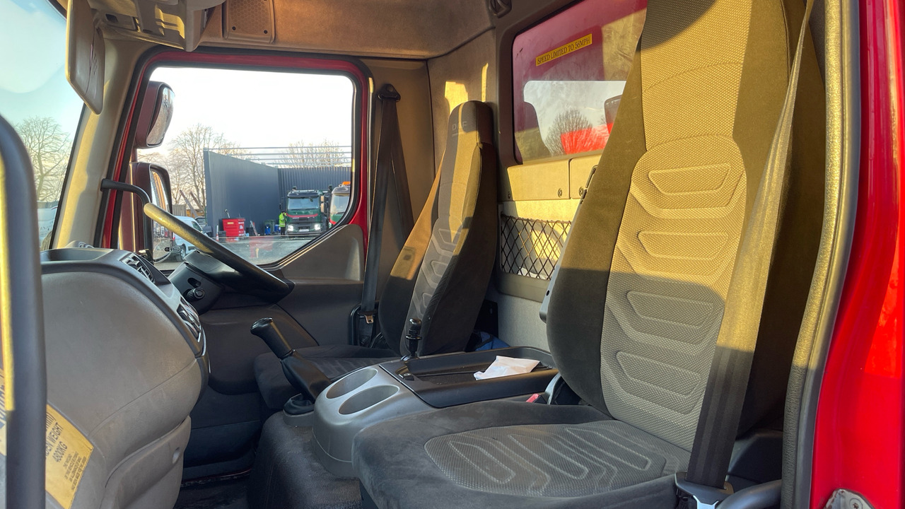 Camión caja cerrada Daf LF 45.140: foto 14