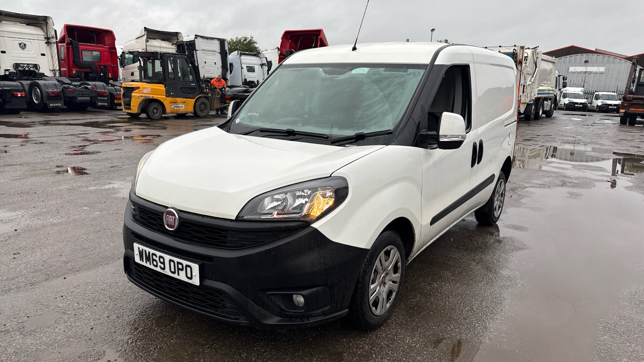 FIAT DOBLO 16V 1.3 MULTIJET 95PS TECNICO - Furgoneta pequeña: foto 2 FIAT DOBLO 16V 1.3 MULTIJET 95PS TECNICO - Furgoneta pequeña: foto 2