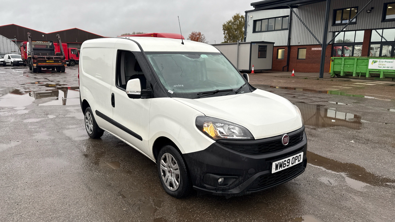 FIAT DOBLO 16V 1.3 MULTIJET 95PS TECNICO - Furgoneta pequeña: foto 1 FIAT DOBLO 16V 1.3 MULTIJET 95PS TECNICO - Furgoneta pequeña: foto 1