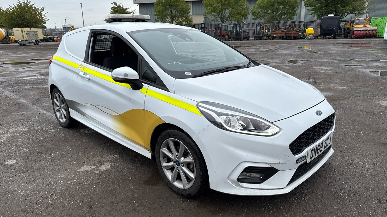 FORD FIESTA 1.5 TDCi 85PS - Coche: foto 1 FORD FIESTA 1.5 TDCi 85PS - Coche: foto 1