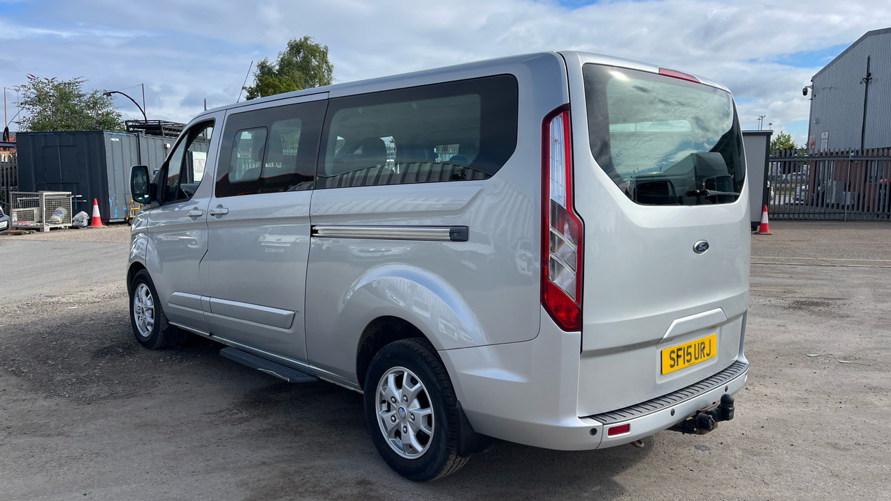 FORD TOURNEO CUSTOM 300 2.2 TDCi 125PS - Minibús, Furgoneta de pasajeros: foto 3 FORD TOURNEO CUSTOM 300 2.2 TDCi 125PS - Minibús, Furgoneta de pasajeros: foto 3
