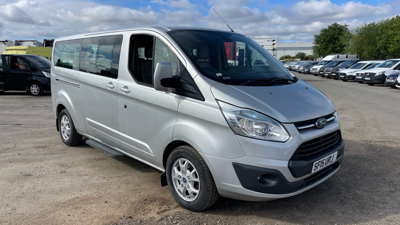 FORD TOURNEO CUSTOM 300 2.2 TDCi 125PS - Minibús, Furgoneta de pasajeros: foto 1 FORD TOURNEO CUSTOM 300 2.2 TDCi 125PS - Minibús, Furgoneta de pasajeros: foto 1