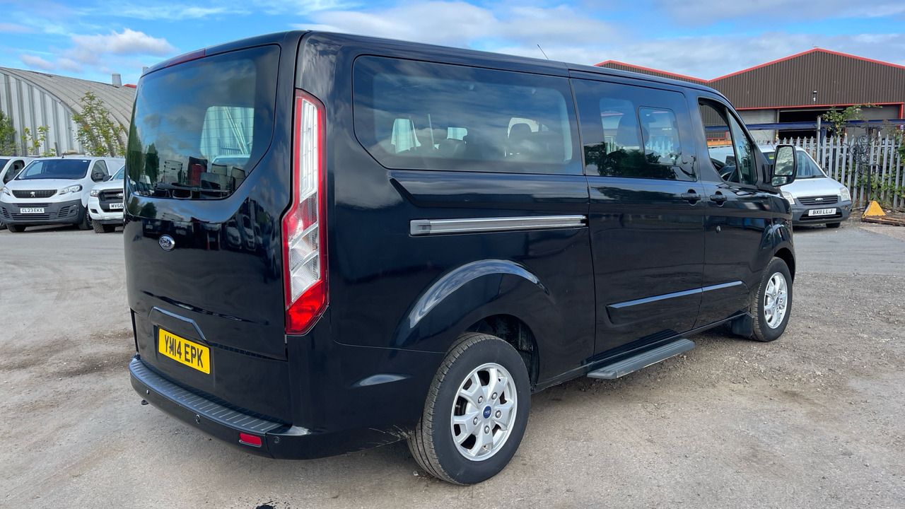 FORD TOURNEO CUSTOM 300 2.2 TDCi 125PS - Minibús, Furgoneta de pasajeros: foto 4 FORD TOURNEO CUSTOM 300 2.2 TDCi 125PS - Minibús, Furgoneta de pasajeros: foto 4
