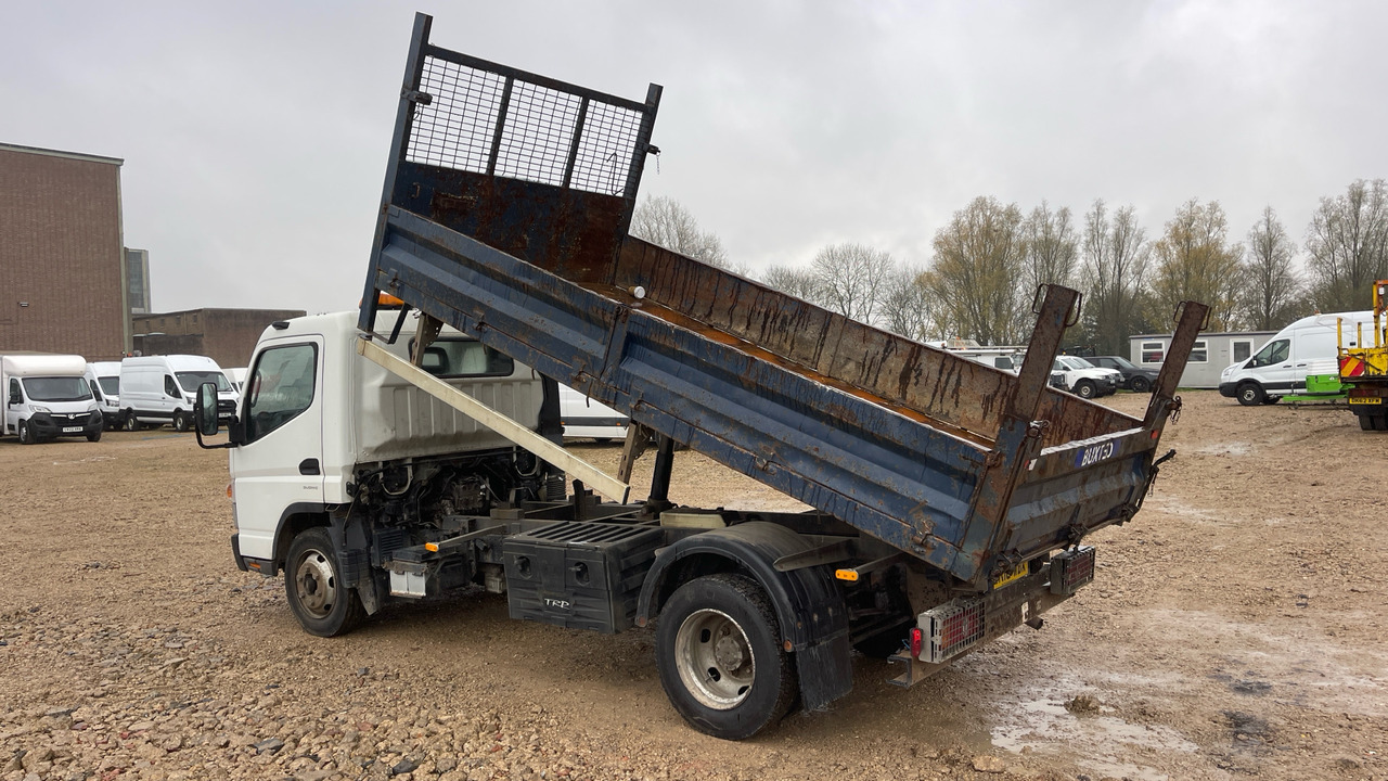 FUSO CANTER 7C15 - Camión volquete: foto 3 FUSO CANTER 7C15 - Camión volquete: foto 3