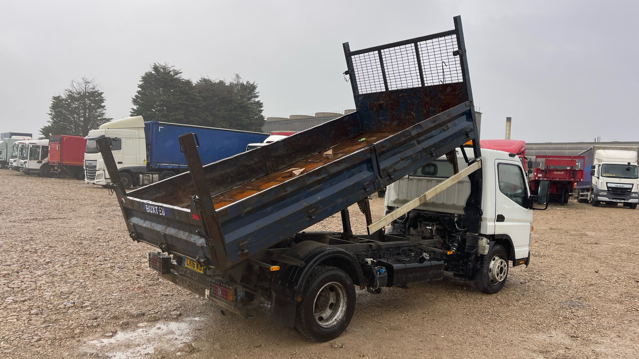 FUSO CANTER 7C15 - Camión volquete: foto 4 FUSO CANTER 7C15 - Camión volquete: foto 4