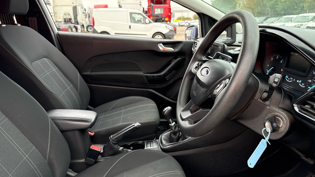 Ford Fiesta 1.5 TDCi - Coche: foto 5 Ford Fiesta 1.5 TDCi - Coche: foto 5