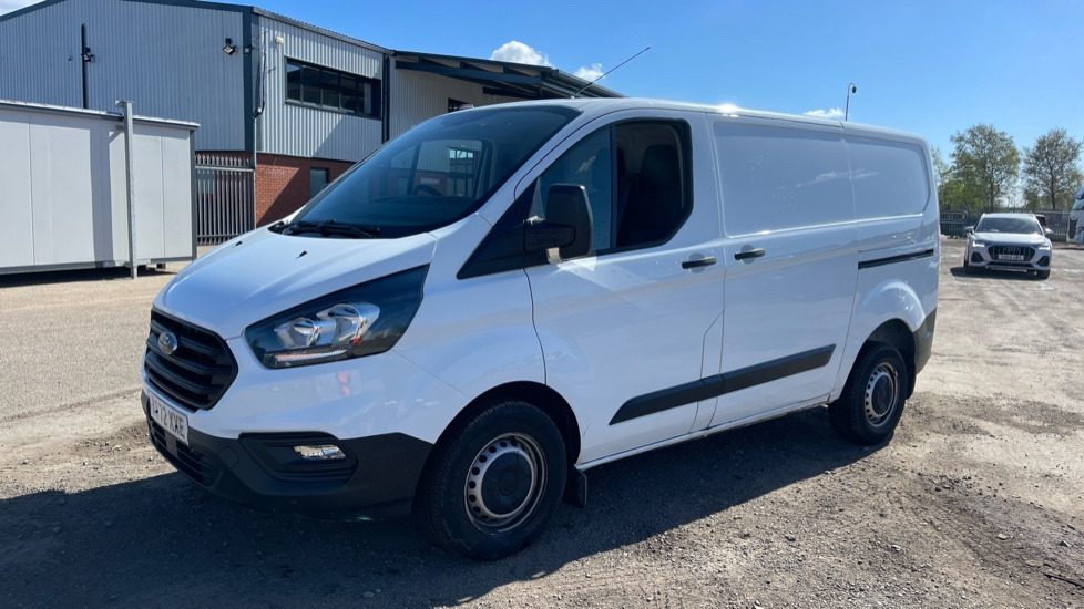 Ford Transit Custom 280 2.0 EcoBlue 130ps Low Roof Leader Van - Furgón: foto 2 Ford Transit Custom 280 2.0 EcoBlue 130ps Low Roof Leader Van - Furgón: foto 2