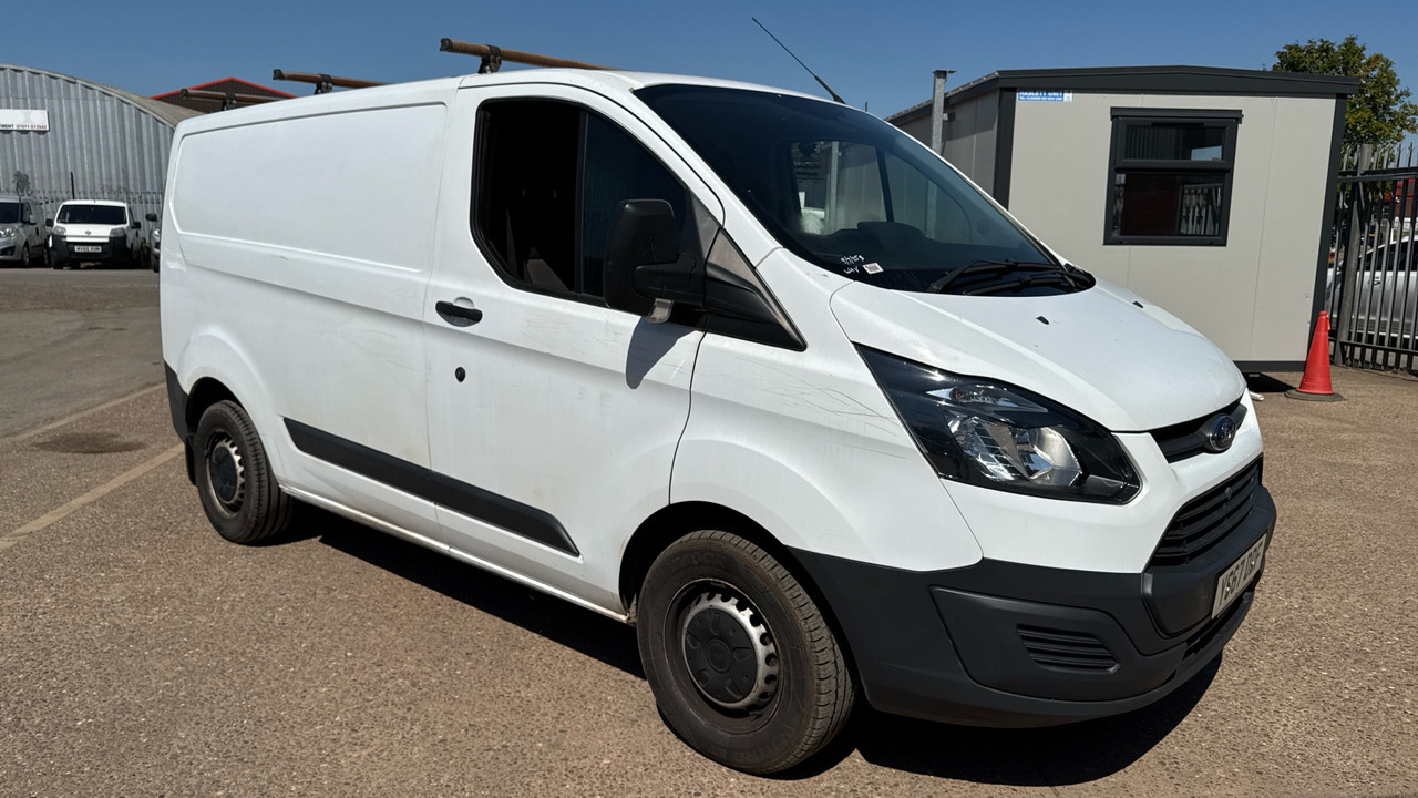 Ford Transit Custom 290 2.0 TDCi 105PS - Furgoneta pequeña: foto 1 Ford Transit Custom 290 2.0 TDCi 105PS - Furgoneta pequeña: foto 1