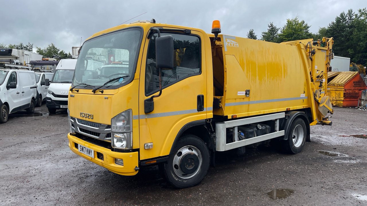 ISUZU FORWARD N75.150 - Camión de basura: foto 2 ISUZU FORWARD N75.150 - Camión de basura: foto 2