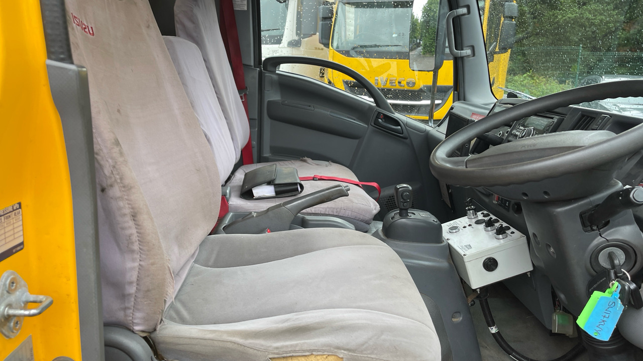 ISUZU FORWARD N75.150 - Camión de basura: foto 5 ISUZU FORWARD N75.150 - Camión de basura: foto 5
