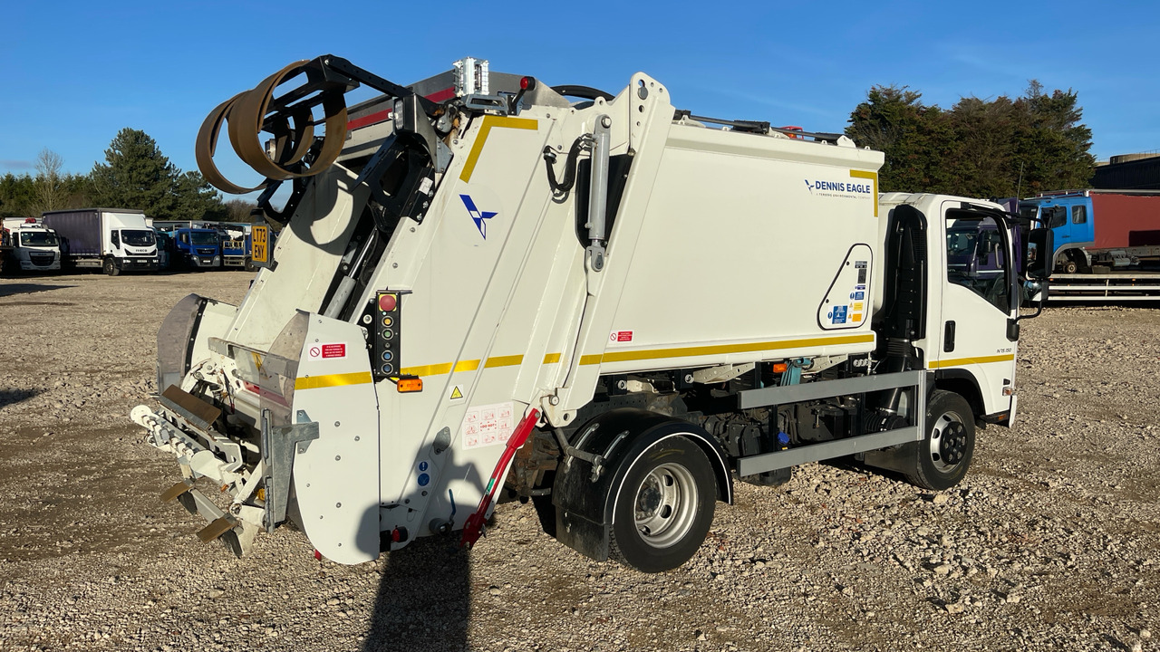 ISUZU N 75.150 - Camión de basura: foto 4 ISUZU N 75.150 - Camión de basura: foto 4