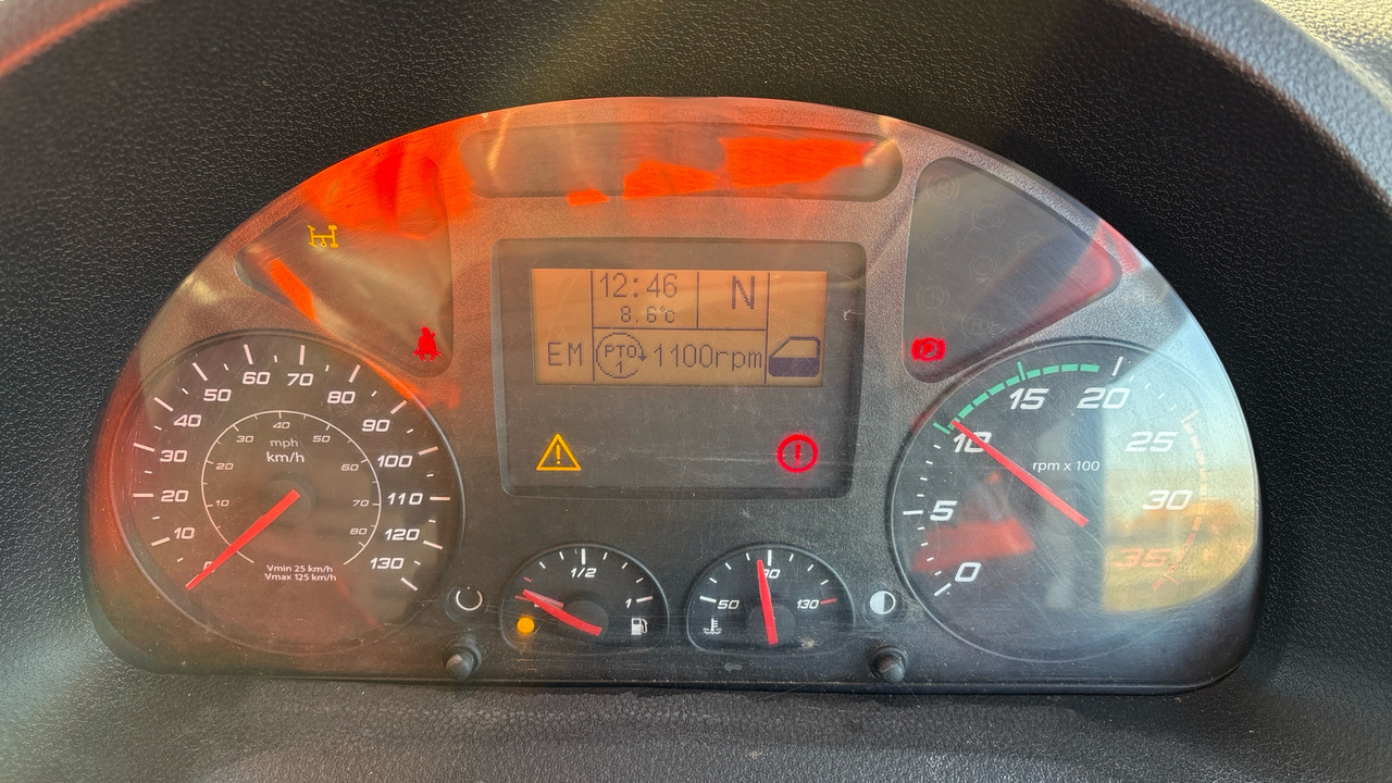 Camión caja abierta, Camión grúa IVECO EUROCARGO 120-190: foto 6 Camión caja abierta, Camión grúa IVECO EUROCARGO 120-190: foto 6