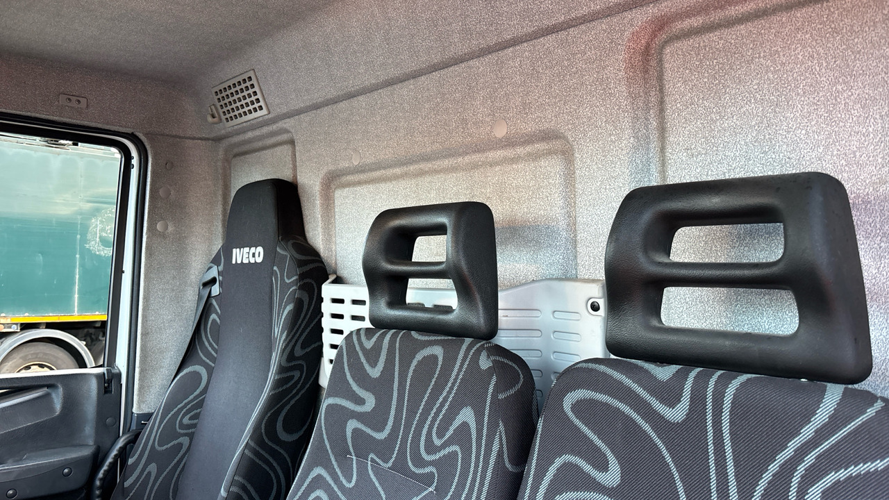 Camión lona IVECO EUROCARGO 75E16: foto 13 Camión lona IVECO EUROCARGO 75E16: foto 13