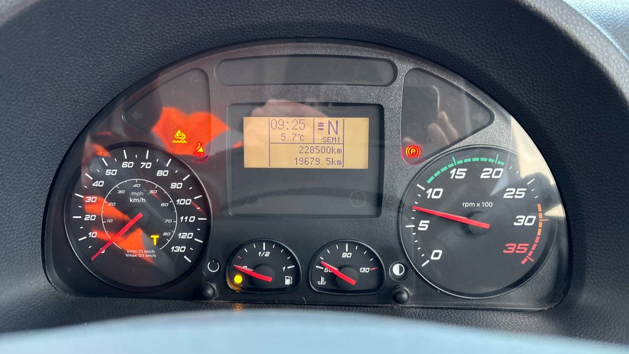 Camión lona IVECO EUROCARGO 75E16: foto 6 Camión lona IVECO EUROCARGO 75E16: foto 6