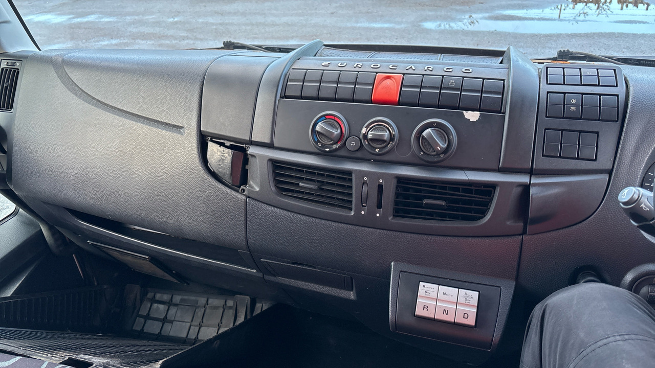 Camión lona IVECO EUROCARGO 75E16: foto 7 Camión lona IVECO EUROCARGO 75E16: foto 7