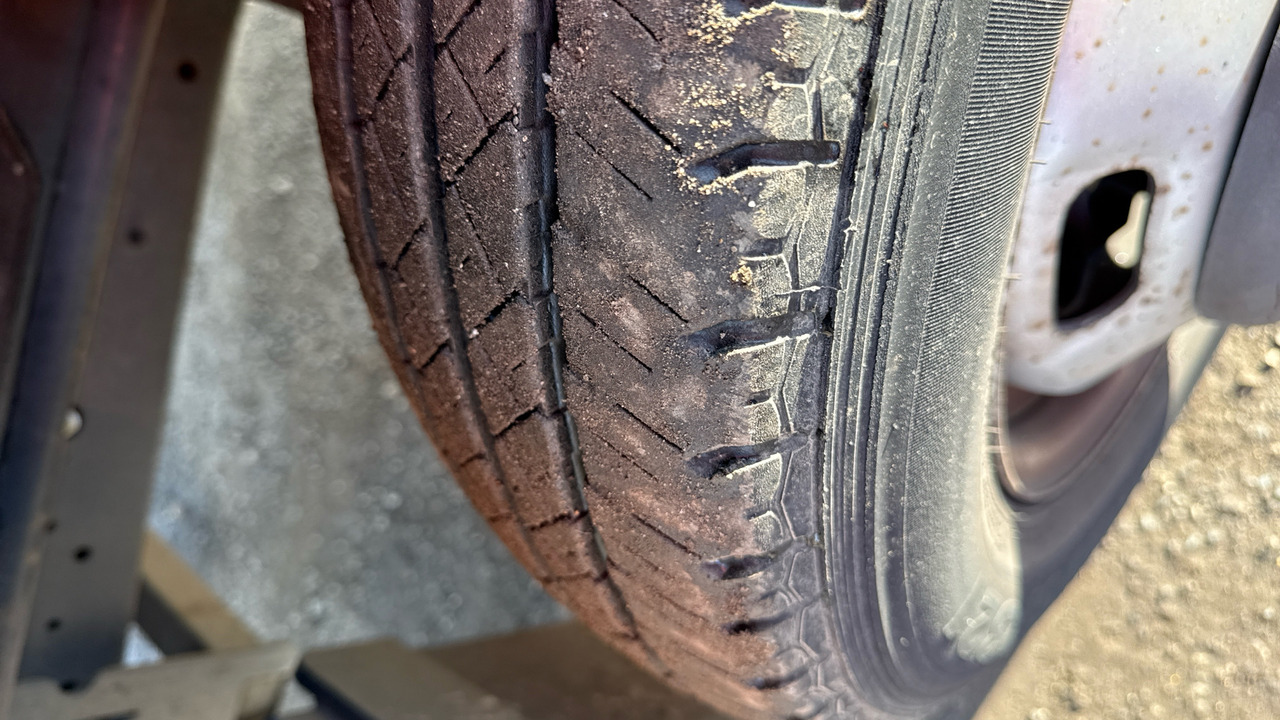 Volquete furgoneta Iveco Daily 35-150 3450 WB: foto 18 Volquete furgoneta Iveco Daily 35-150 3450 WB: foto 18