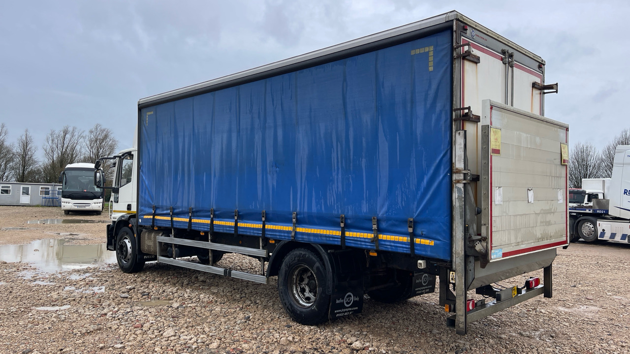 Iveco Eurocargo 180E25 - Camión lona: foto 3 Iveco Eurocargo 180E25 - Camión lona: foto 3