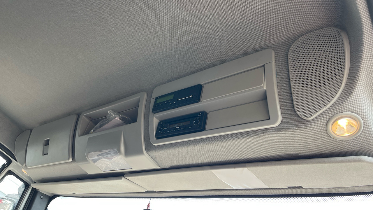 Camión caja cerrada Iveco Eurocargo 75E16: foto 14