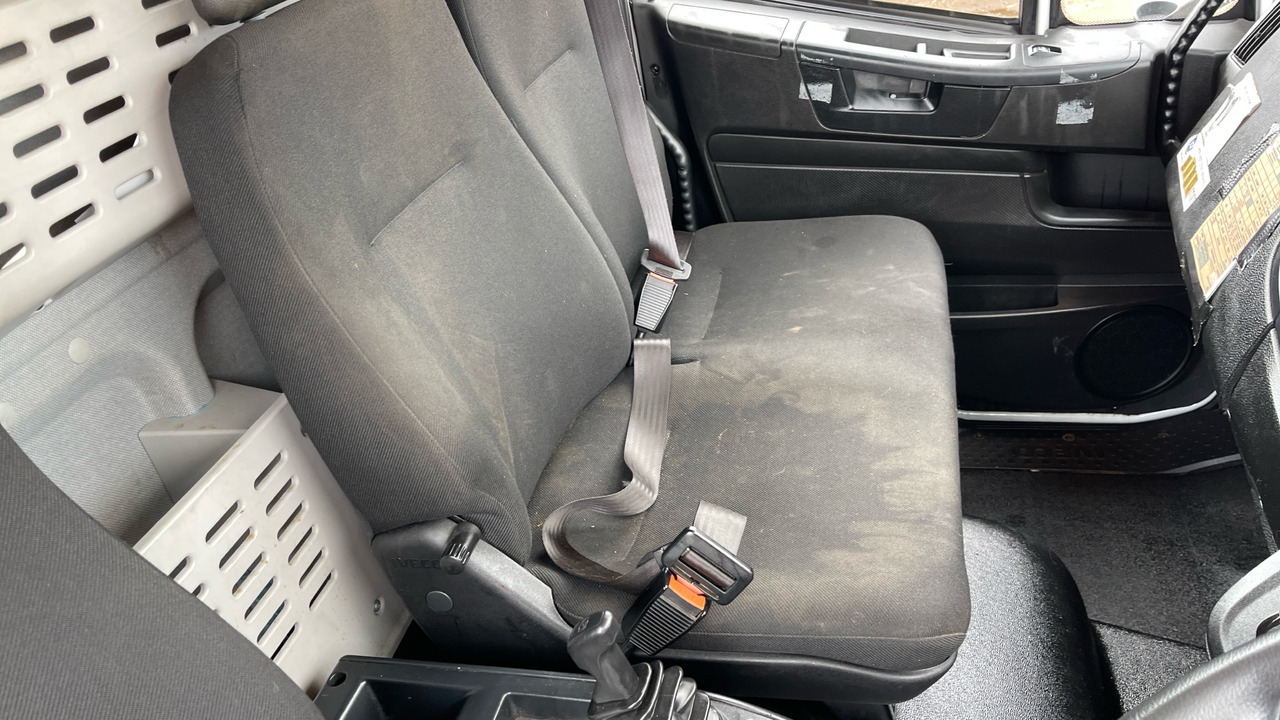 Camión caja cerrada Iveco Eurocargo 75E16: foto 8