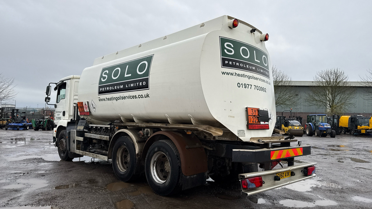 MAN TG-M 26.340 - Camión cisterna: foto 3 MAN TG-M 26.340 - Camión cisterna: foto 3