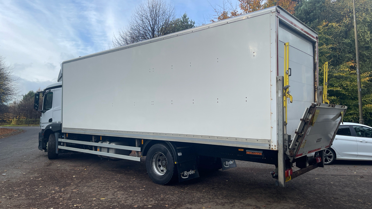 MERCEDES-BENZ ACTROS 1824 - Camión caja cerrada: foto 3 MERCEDES-BENZ ACTROS 1824 - Camión caja cerrada: foto 3