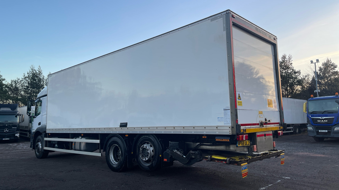 MERCEDES-BENZ ACTROS 2530 - Camión caja cerrada: foto 3 MERCEDES-BENZ ACTROS 2530 - Camión caja cerrada: foto 3