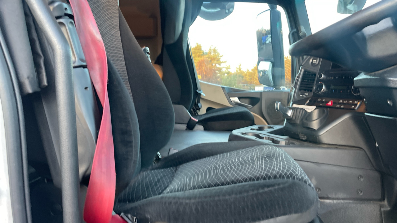 MERCEDES-BENZ ACTROS 2530 - Camión caja cerrada: foto 5 MERCEDES-BENZ ACTROS 2530 - Camión caja cerrada: foto 5