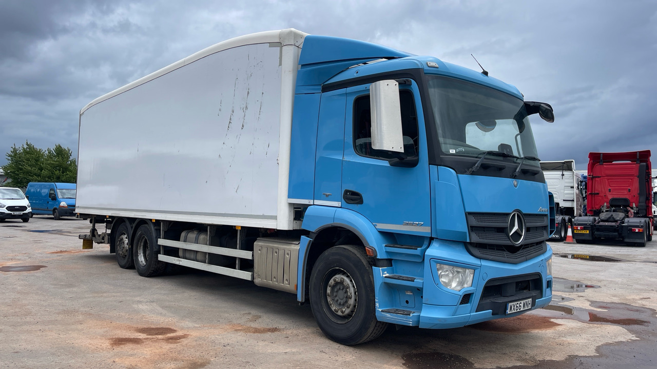 MERCEDES-BENZ ANTOS 2527 - Camión frigorífico: foto 1 MERCEDES-BENZ ANTOS 2527 - Camión frigorífico: foto 1
