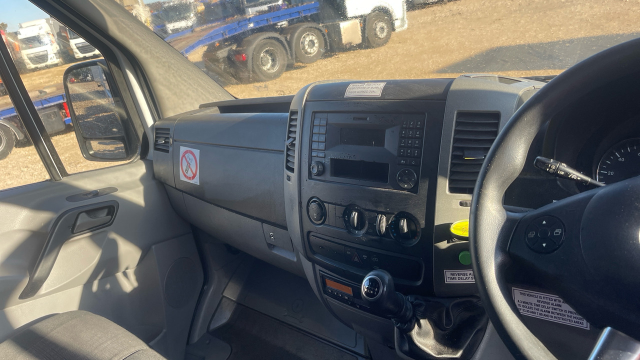 Camión con plataforma elevadora MERCEDES-BENZ SPRINTER  516 CDI: foto 7