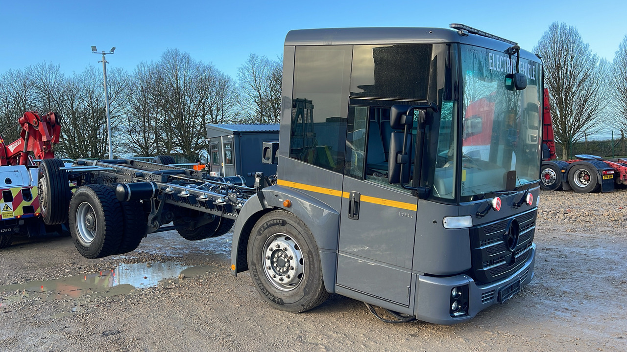 Mercedes-Benz Econic - Camión chasis, Camión eléctrico: foto 1 Mercedes-Benz Econic - Camión chasis, Camión eléctrico: foto 1